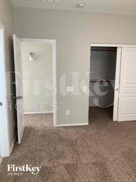 Building Photo - 873 E Cherry Hills Dr