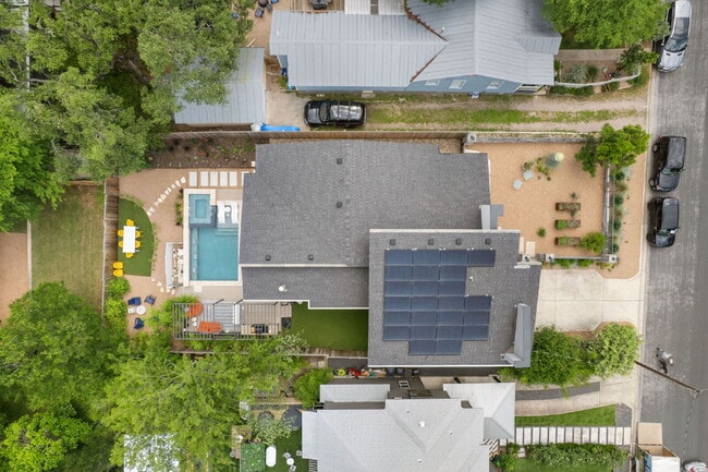 Building Photo - Modern Oasis in Bouldin Creek