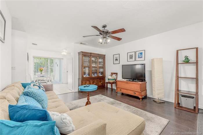 Building Photo - 413 Robalo Ct