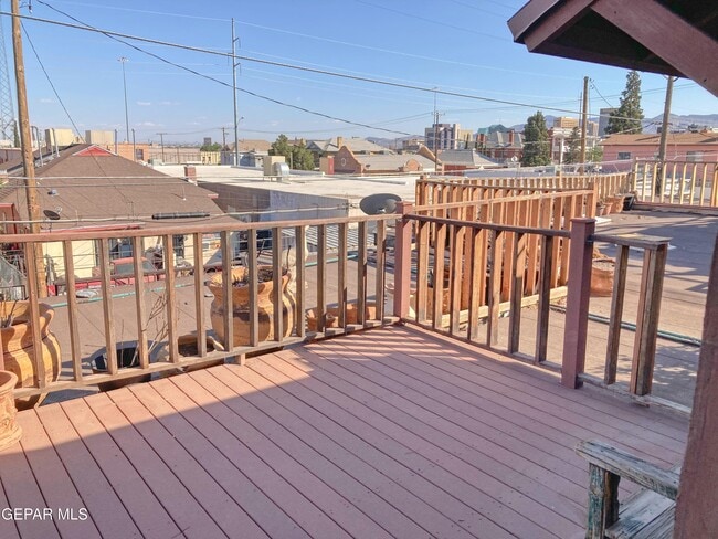 Building Photo - 1308 Montana Ave