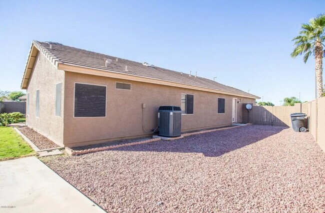 Building Photo - 3813 E Wyatt Way