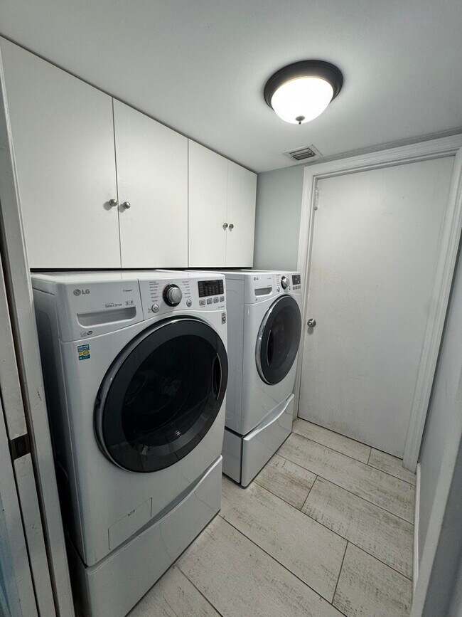 Building Photo - 21356 Sonesta Way