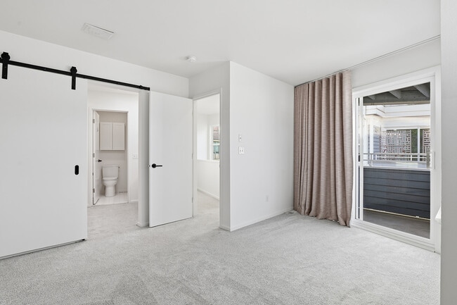 Building Photo - 619 Federal Ave E