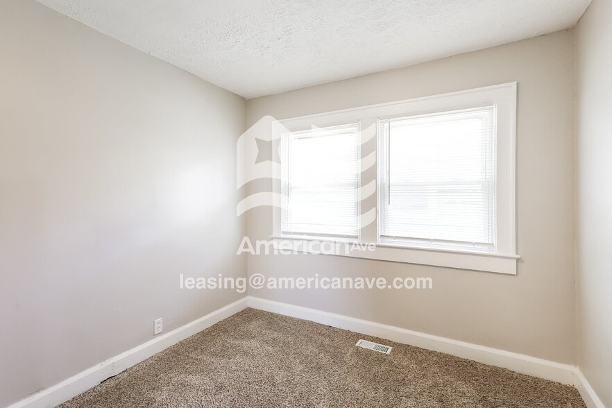 Building Photo - 2126 Dequincy St