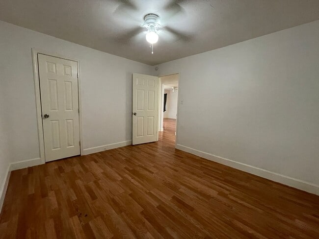 Building Photo - 2 Bedroom 1 Bath Home in Fort Worth