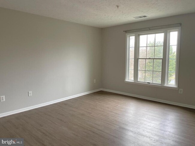 Building Photo - 13107 Briarcliff Terrace