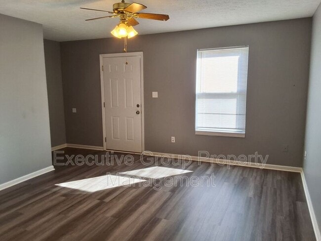 Building Photo - 1113 Crowne Pointe Dr