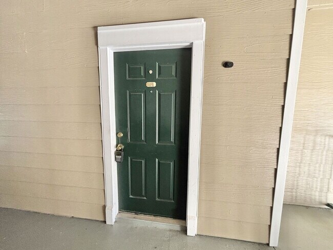 Building Photo - 8300 Elm Park Dr