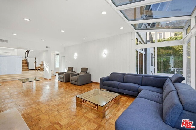 Building Photo - 2846 Royston Pl