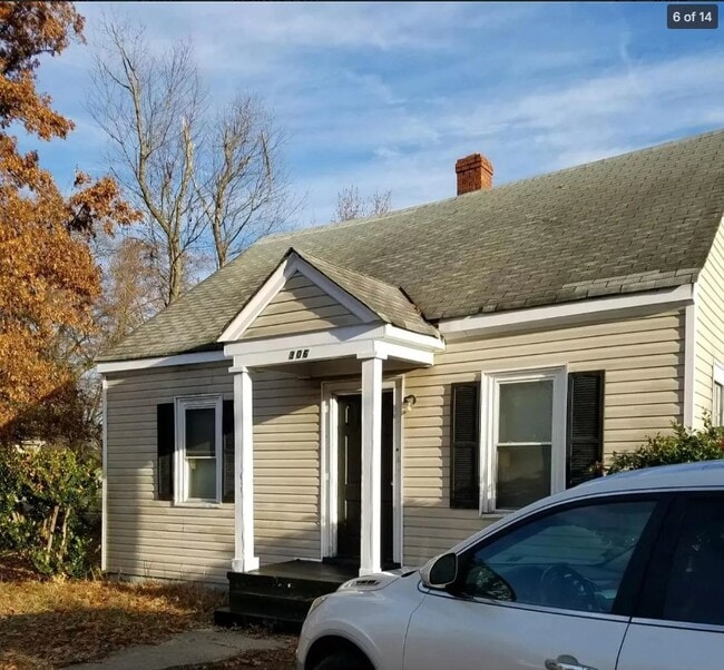 Building Photo - 306 St Claire Ln