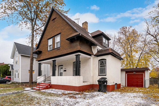 Building Photo - 1453 W 101st St