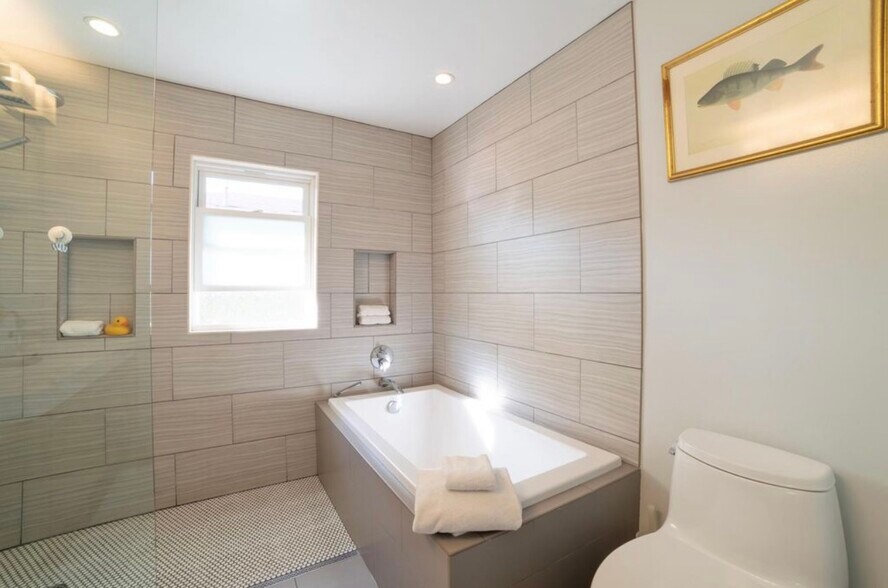 Bathroom 2 - 1530 Marine Ave