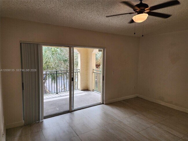 Building Photo - 2451 Centergate Dr