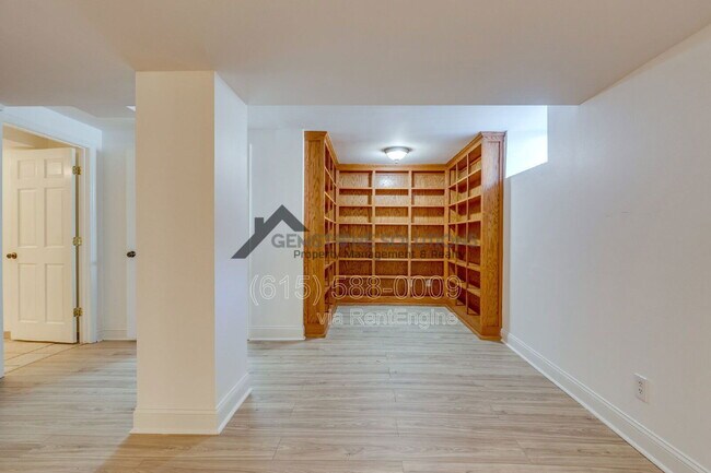 Building Photo - 502 32nd Ave S