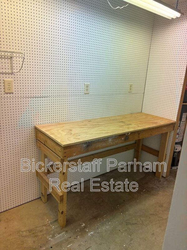 Building Photo - 6129 Charing Dr
