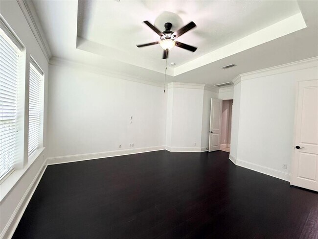 Building Photo - 5711 Stern Springs Ln