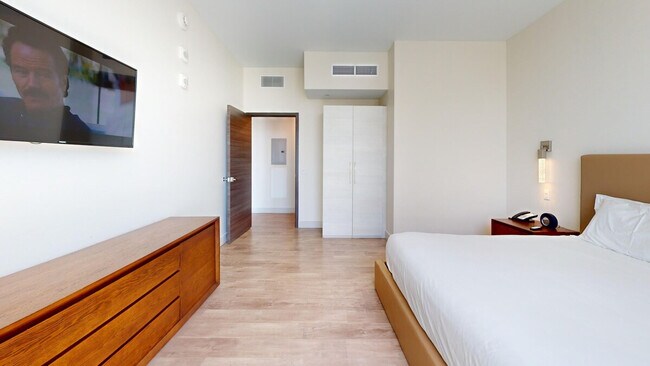 Building Photo - 411 Jimmy Buffett Mem Hwy