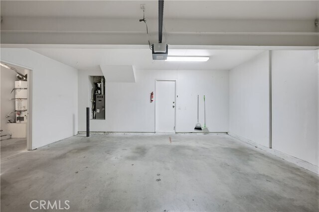 Building Photo - 9896 Highland Ave