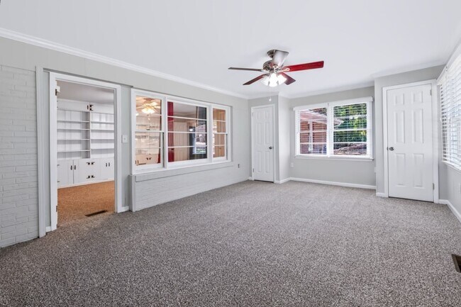 Building Photo - 1380 Ivywood Dr