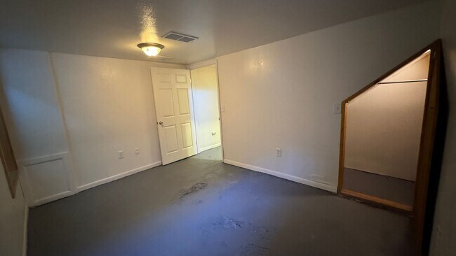 Building Photo - Cute Bungalow - 2Bed 1Bath - Duplex in Downtown Grand Junction!!!