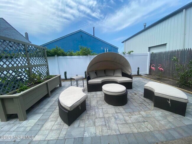 Building Photo - 95 Cooper Ave