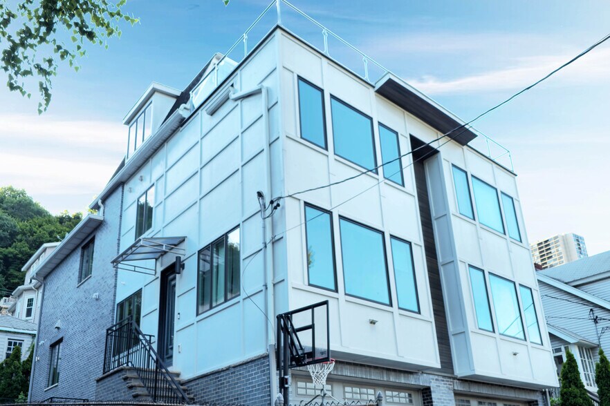 Building Photo - 36 Myrtle Ave