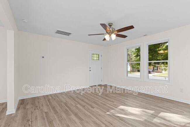 Building Photo - 660 Chestnut St