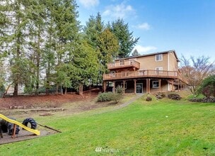 Building Photo - Spacious house in east bremerton