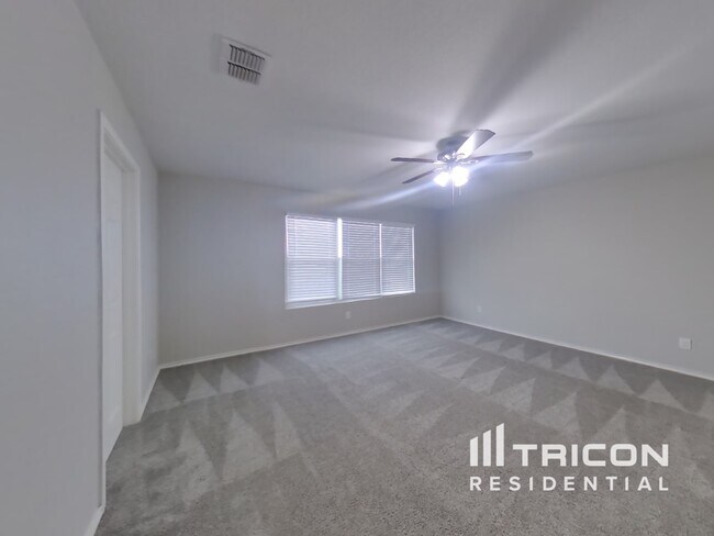 Building Photo - 2511 Sunset Bend