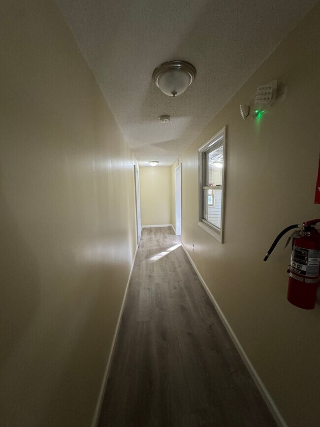 Building Photo - 1036 Chicopee St