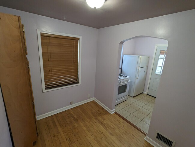 Building Photo - 420 Home Ave