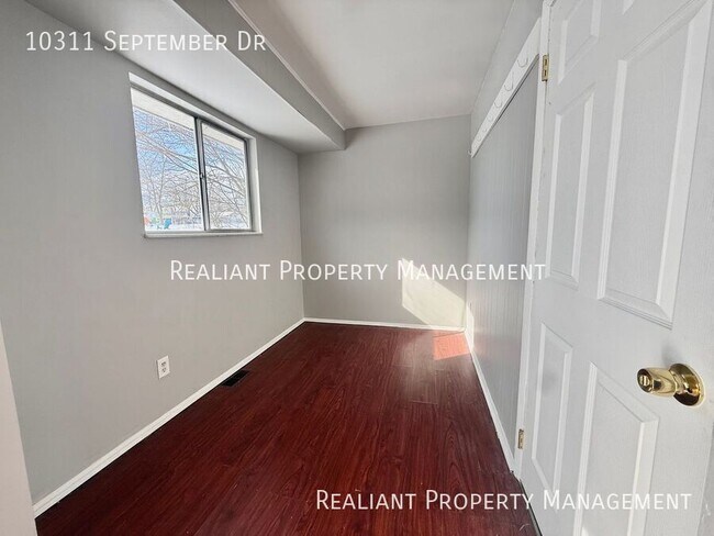 Building Photo - 10311 September Dr