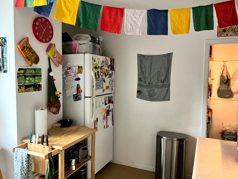 Building Photo - 227 S 4th St