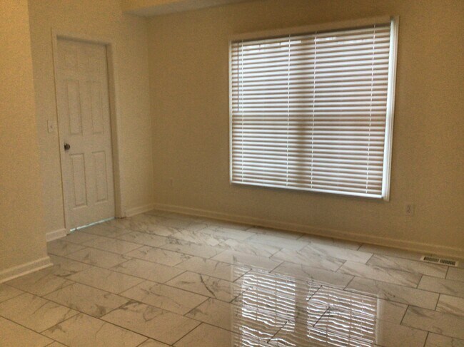 Building Photo - 726 Heartland Meadows Dr