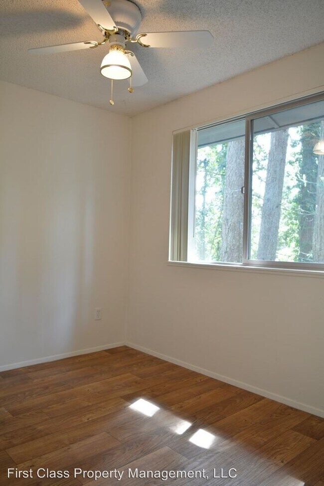 Building Photo - 4628 Oakridge Rd