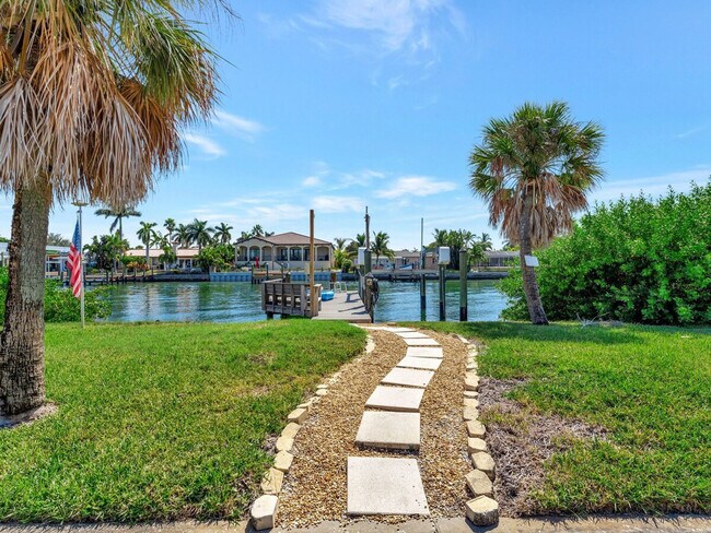 Building Photo - 3204 S Maritana Dr