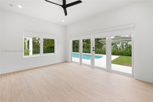 Building Photo - 1213 Andora Ave