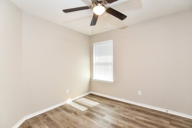 Building Photo - 4713 Joshua Dr