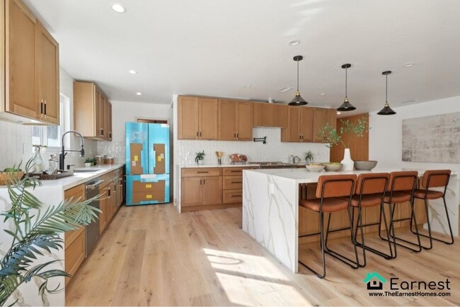 Building Photo - 4 + 3 Elegant Sherman Oaks Retreat with Po...