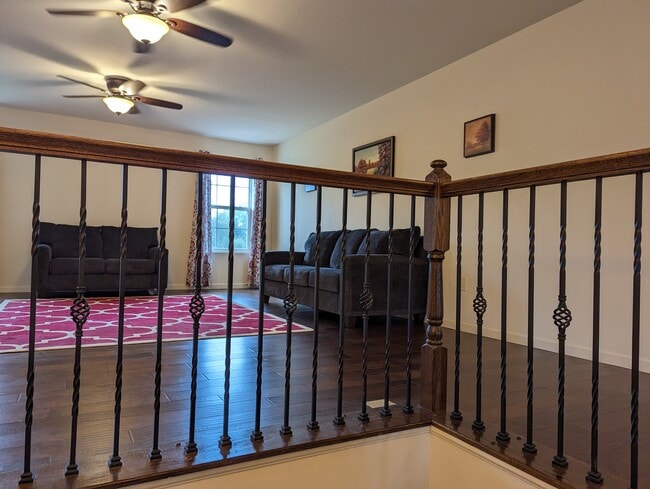 Building Photo - 5 Auction Dr
