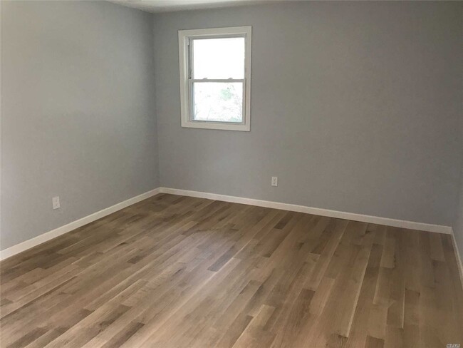 Building Photo - 158 Pollok Pl