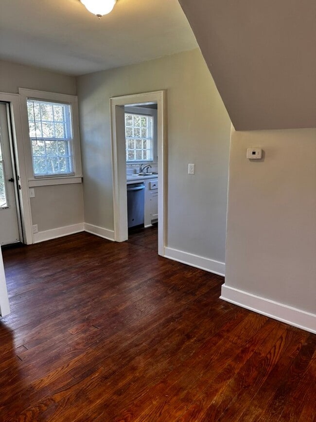 Building Photo - East Nashville 4 Bedroom