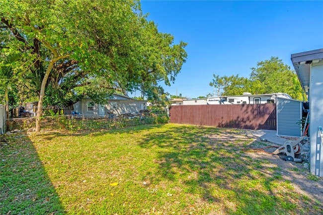 Building Photo - 4111 SW 33rd St