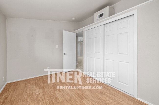 Building Photo - 8968 Talisman Dr