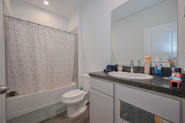 Building Photo - 40434 Basalt Elm Rd