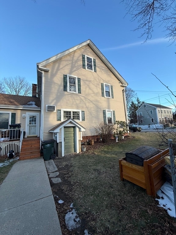 Building Photo - 97 Friend St