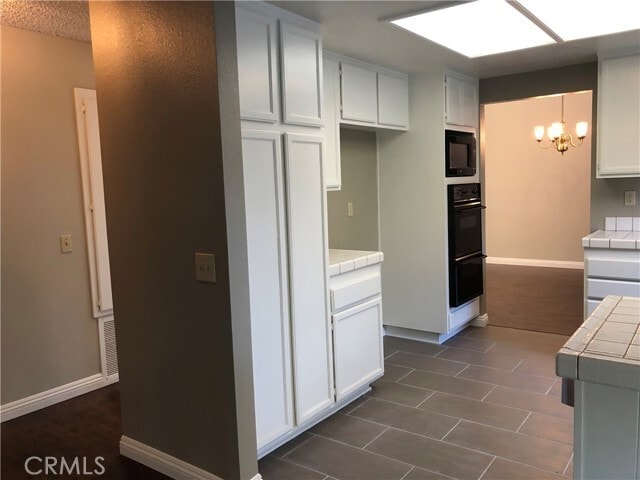 Building Photo - 303 E Dunbarton Pl