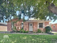 Building Photo - 4809 Cedar St