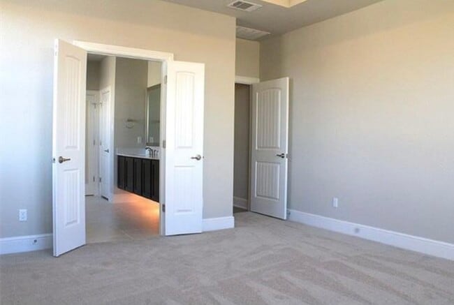 Building Photo - 224 Cherokee Rose Cir