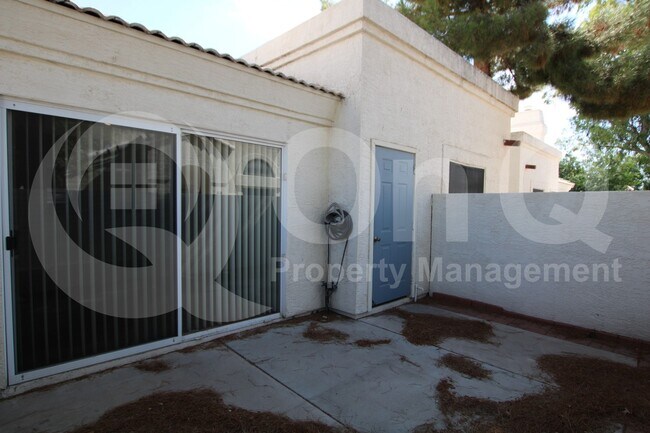 Building Photo - 2100 W Lemon Tree Pl